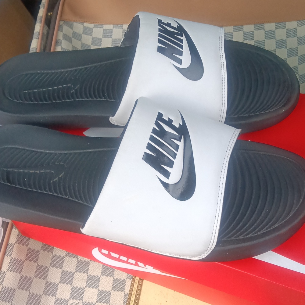 Nike slides